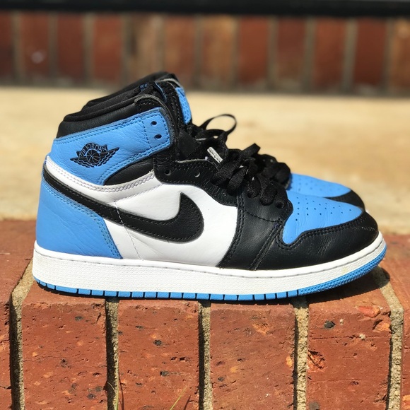 Air Jordan Retro 1 High OG ‘UNC Toe’ Size 6Y / 7.5 Wmns - Picture 1 of 7